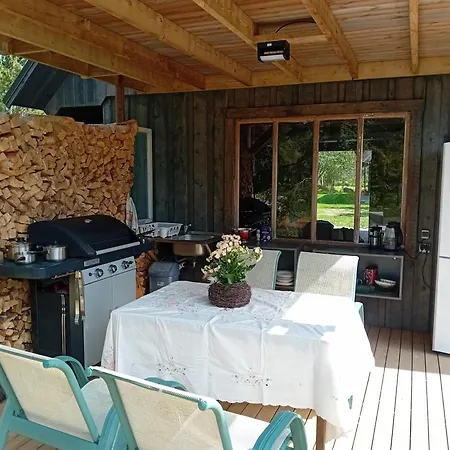 Boheemlaslik Poeoening Lahe Aeaeres *