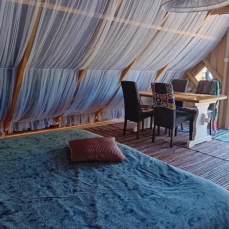 Boheemlaslik Poeoening Lahe Aeaeres *