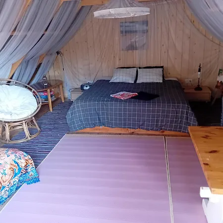 Campsite Boheemlaslik Poeoening Lahe Aeaeres