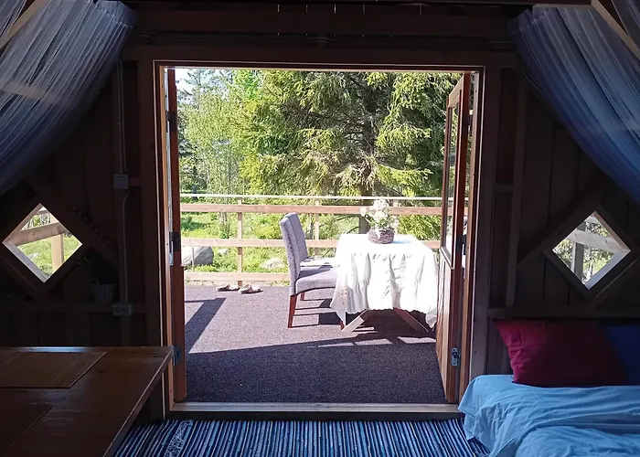 Boheemlaslik Poeoening Lahe Aeaeres مكان تخييم Pädaste